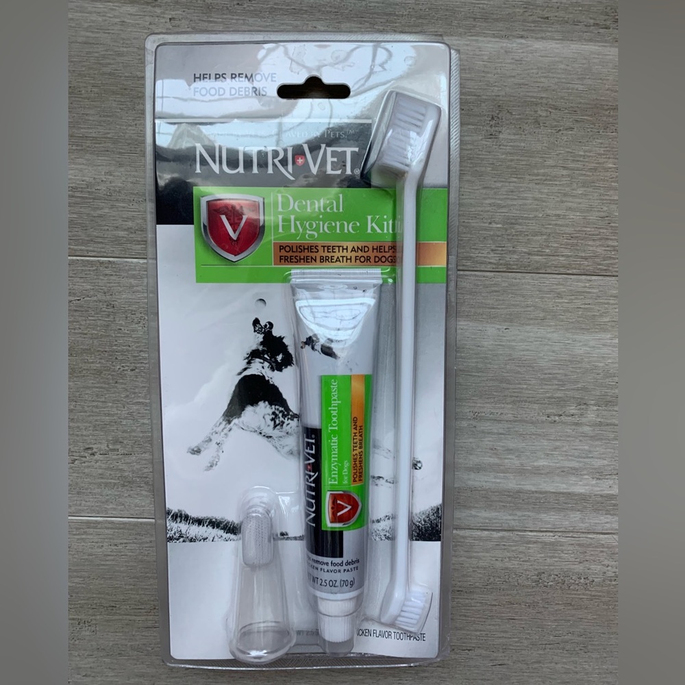Dog dental hygiene kit NWT